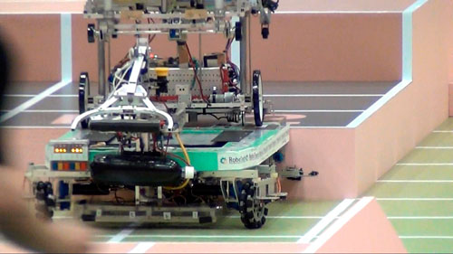 Robocon2012總決賽東京大學(xué)自動車（QL-13）.jpg